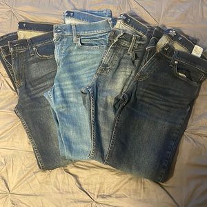 4 pair hollister jeans